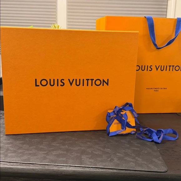 Louis Vuitton Orange Box with Blue Ribbon and Two Dust Bags in great condition - Picture 1 of 10